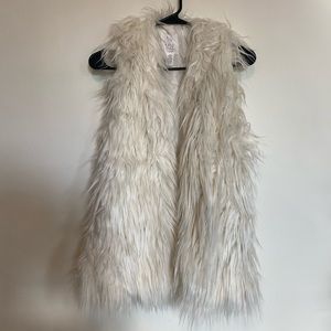 Full Tilt Faux Fur White / Cream Vest